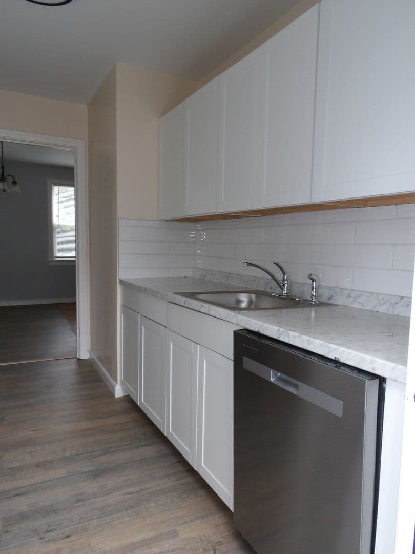 Richmond House: 4705 Caldwell Avenue