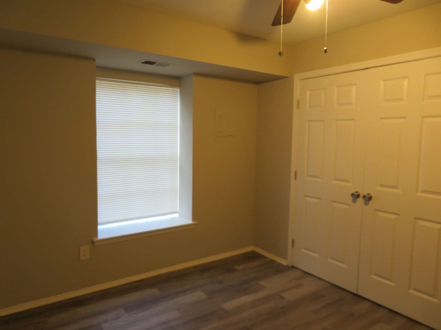 Colonial Heights Apartment: 1100 Lakeview Avenue
