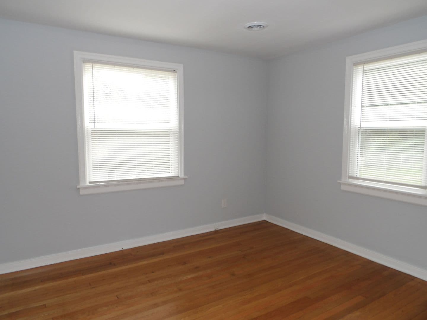 Richmond House: 4705 Caldwell Avenue