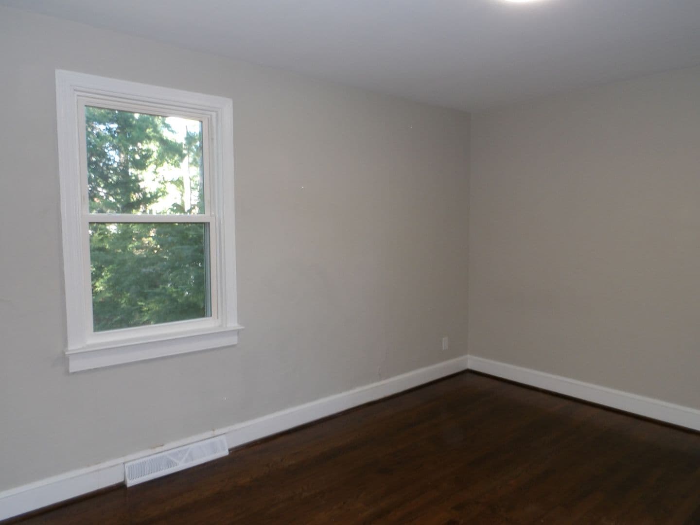 Colonial Heights House: 506 James Avenue