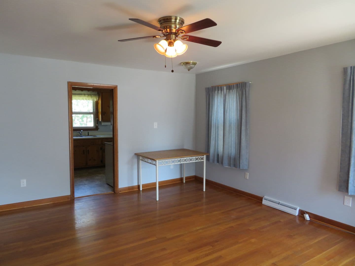 Colonial Heights House: 412 Macauthur Avenue