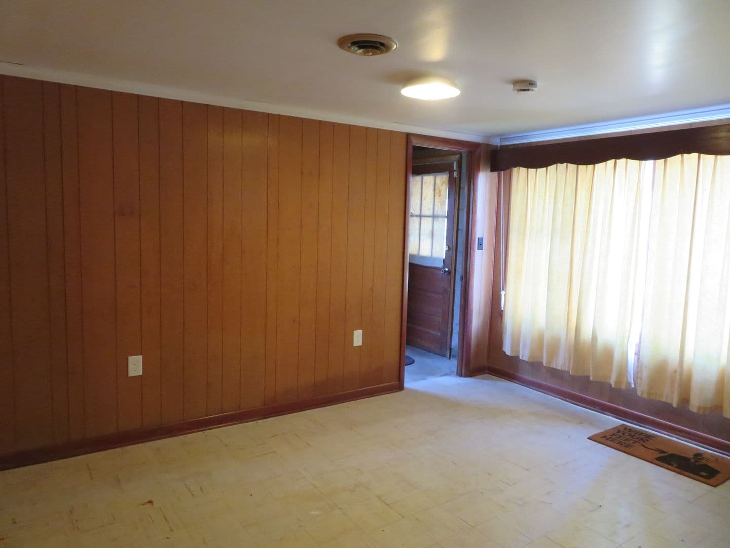 Colonial Heights House: 412 Macauthur Avenue