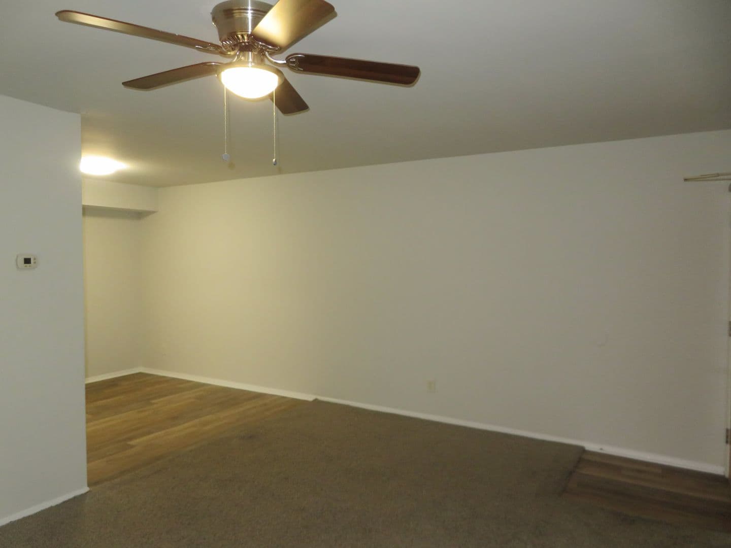Colonial Heights Apartment: 1100 Lakeview Avenue