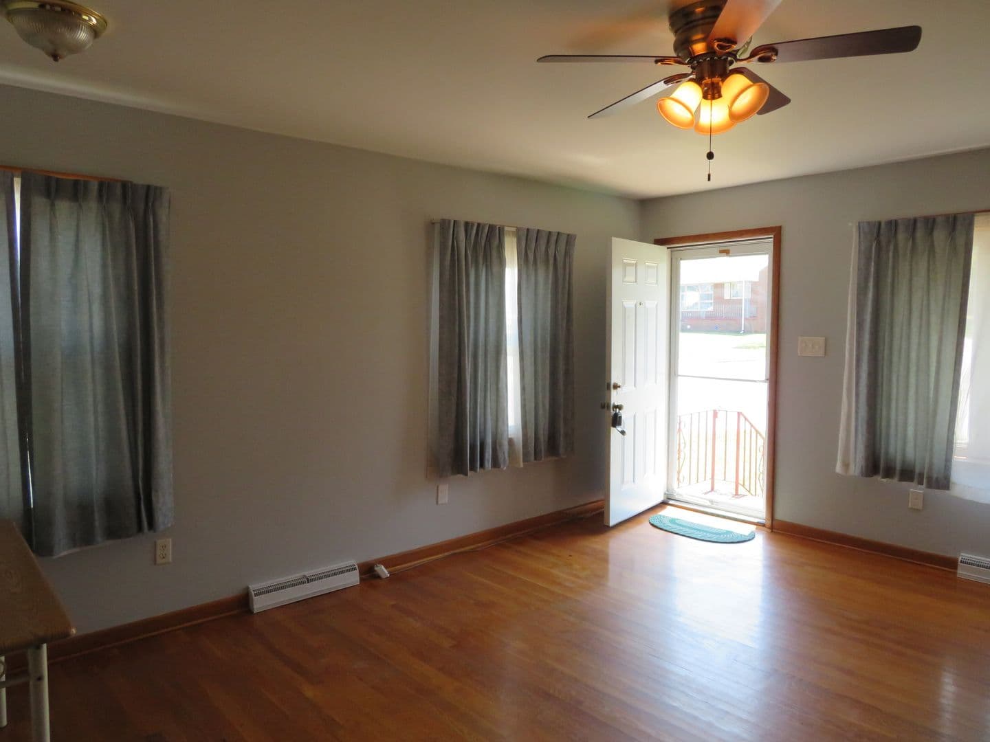 Colonial Heights House: 412 Macauthur Avenue