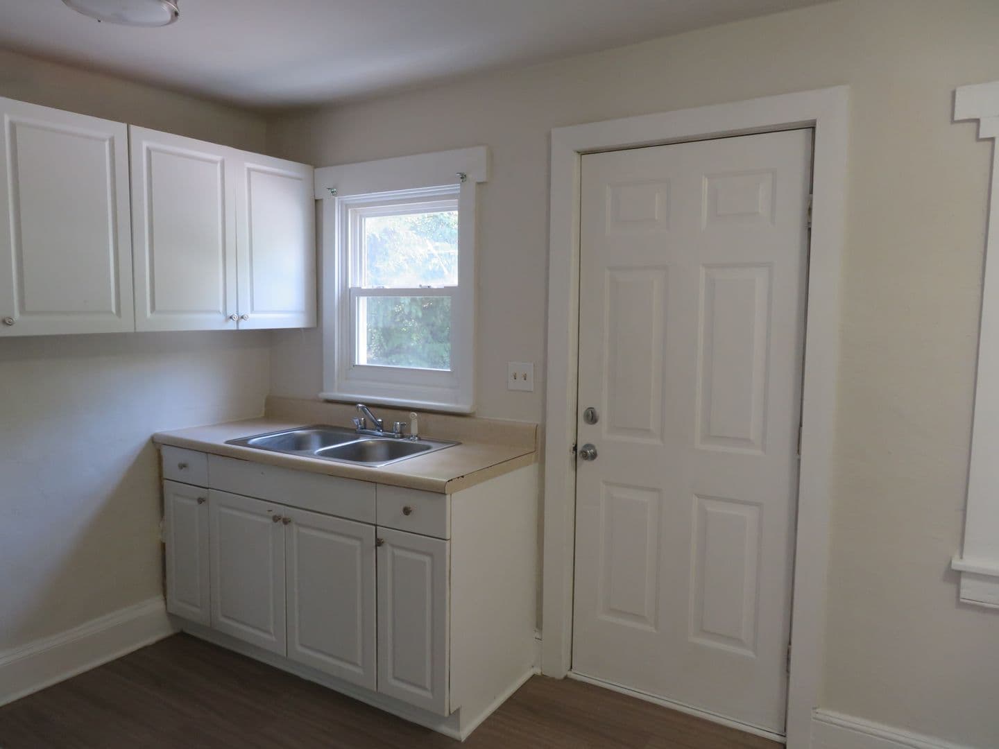 Petersburg Apartment: Farmer Street