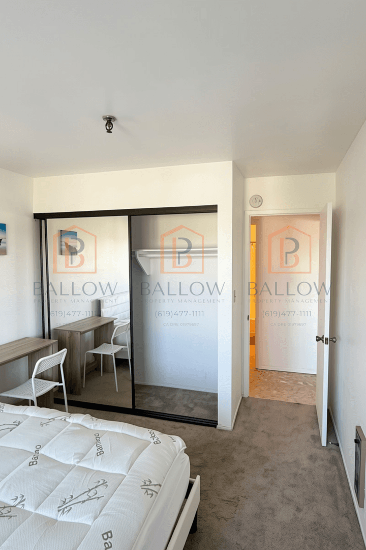 San Diego Apartment: 3991 Crown Point Dr Unit 116