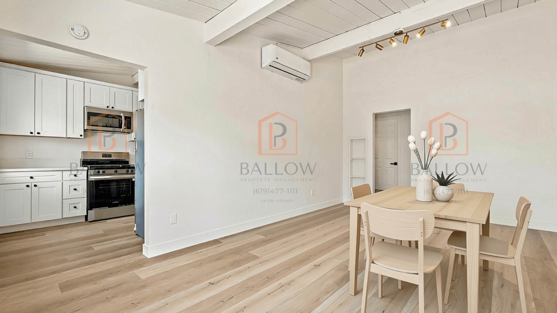 San Diego Apartment: 4880-82 Cole Street
