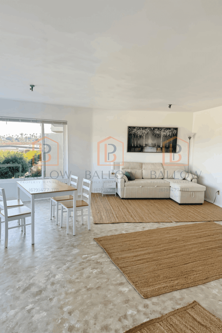 San Diego Apartment: 3991 Crown Point Dr Unit 116