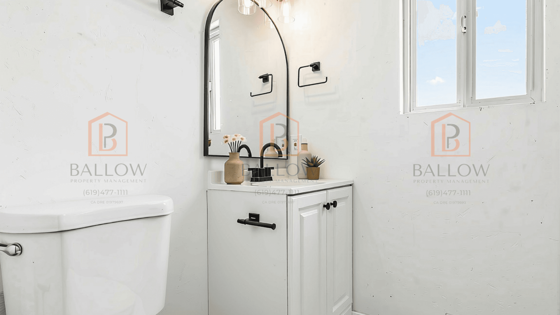 San Diego Apartment: 2915-23 Ulric Street