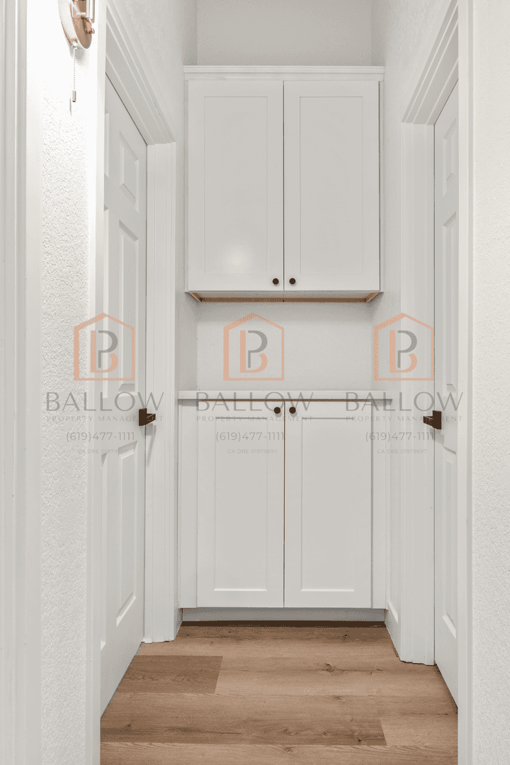 San Diego Apartment: 4880-82 Cole Street