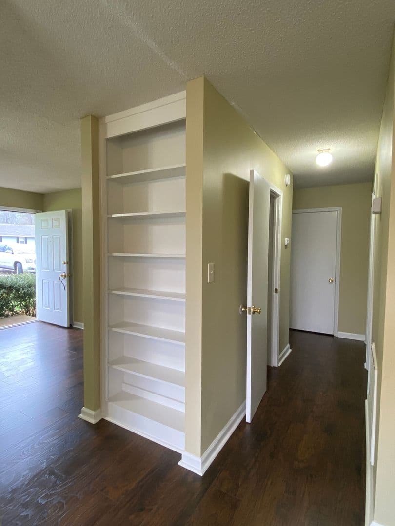 Oakwood Apartment: PO BOX 37