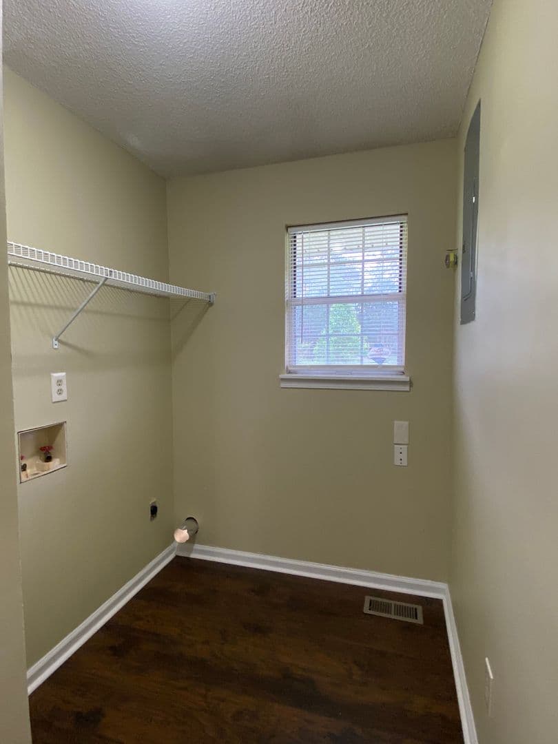 Oakwood Apartment: PO BOX 37
