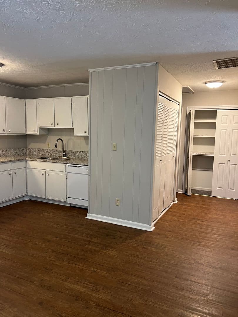 -Oakwood Apartment: 4519 Candlestick Lane-