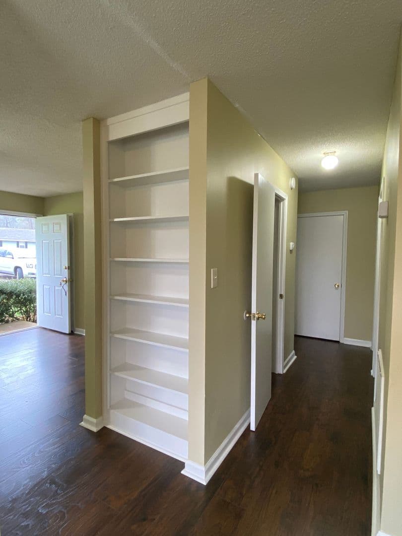 Oakwood Apartment: PO BOX 37