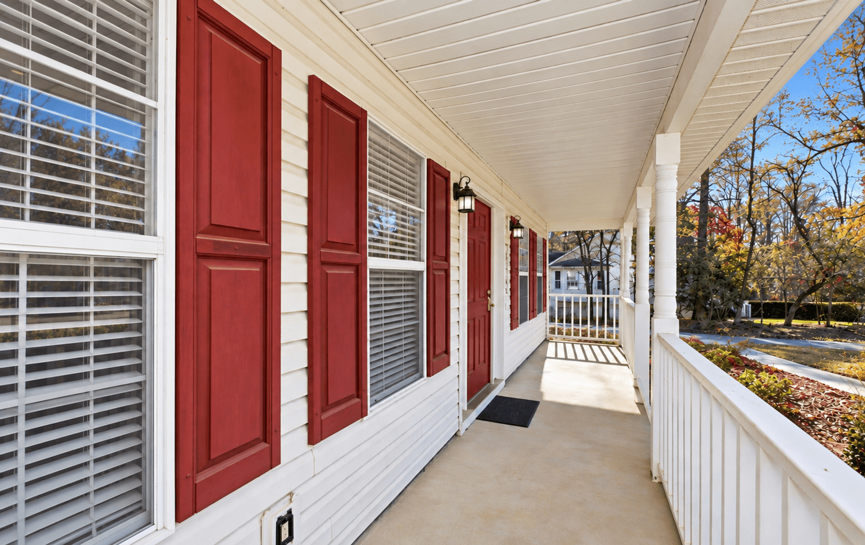 Flowery Branch House: 7272 Coral Lake Drive
