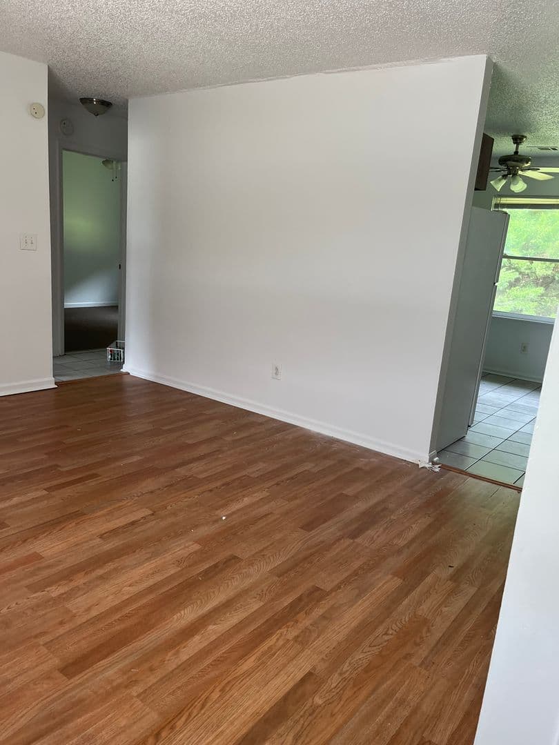 Oakwood Apartment: 4345 Oakwood Road