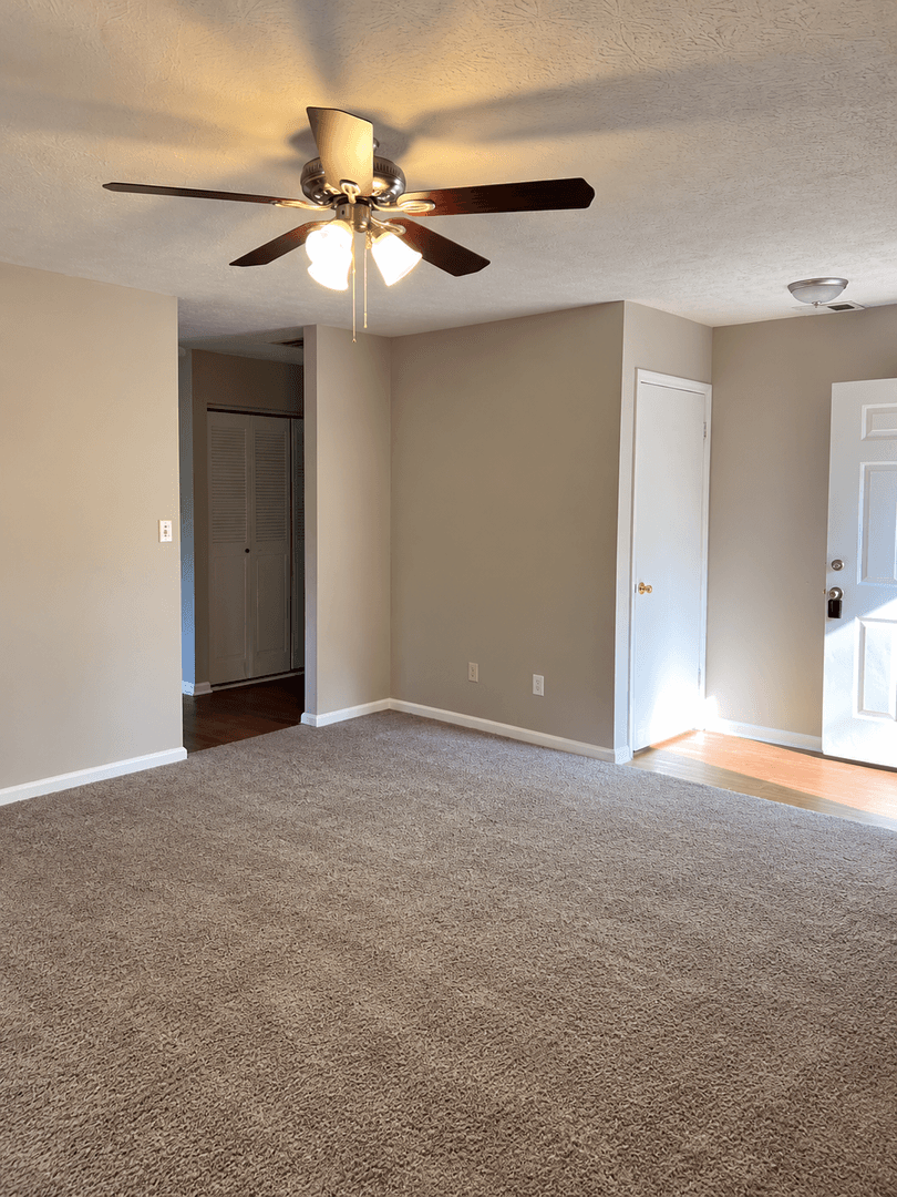 Oakwood Apartment: 4415 Township Dr