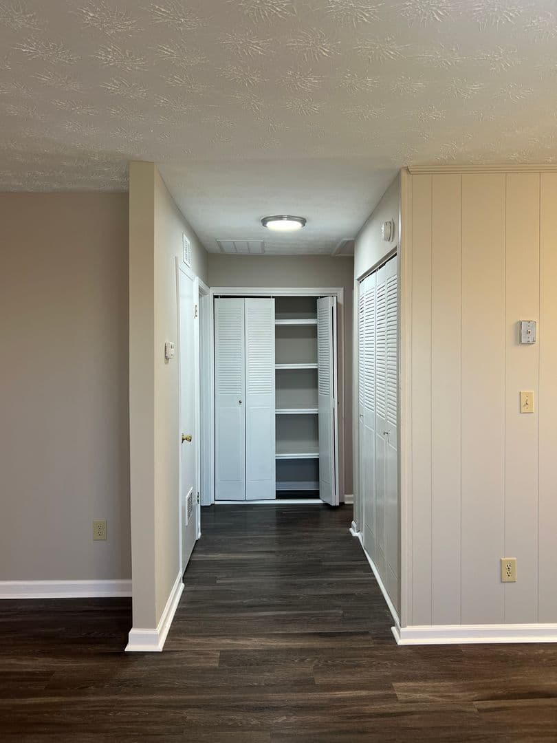 Oakwood Apartment: PO Box 37