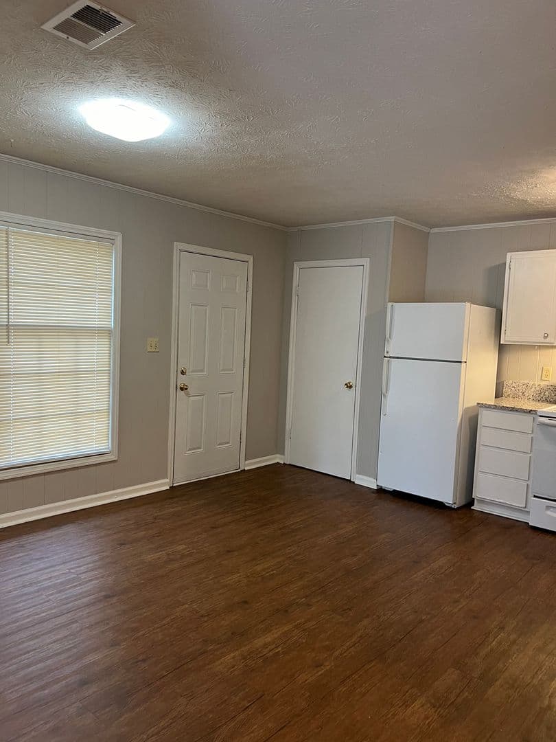 -Oakwood Apartment: 4519 Candlestick Lane-