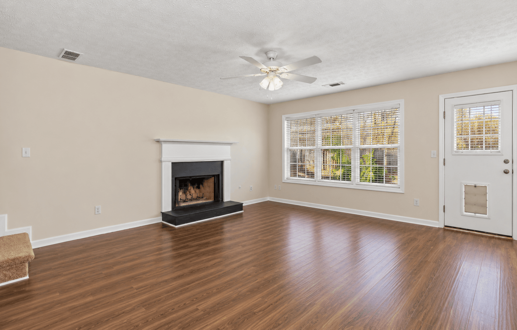 Flowery Branch House: 7272 Coral Lake Drive