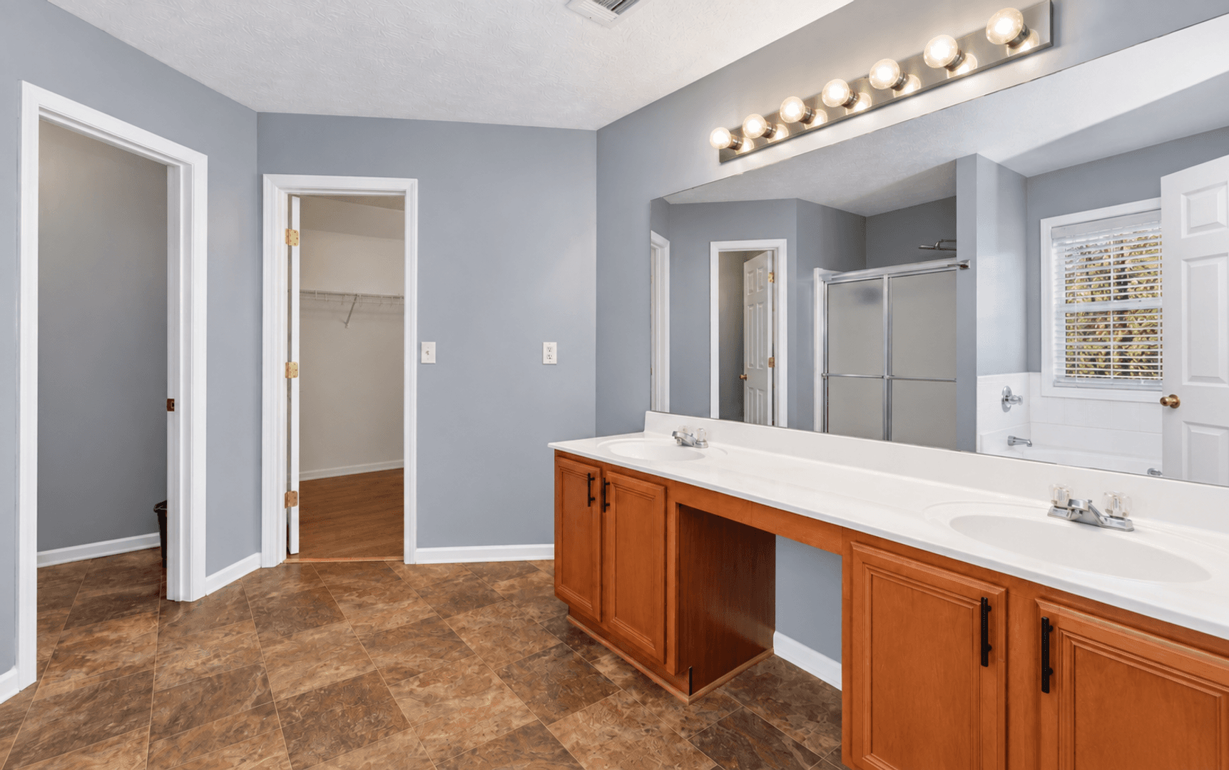 Flowery Branch House: 7272 Coral Lake Drive
