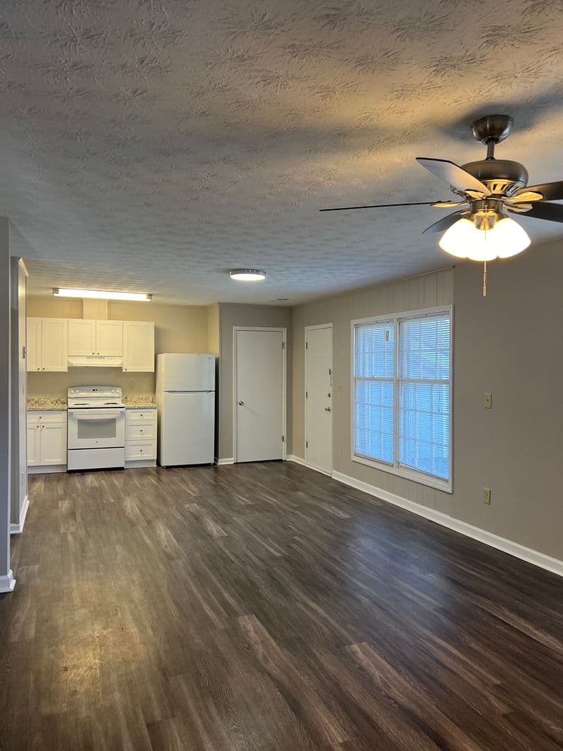 Oakwood Apartment: PO Box 37