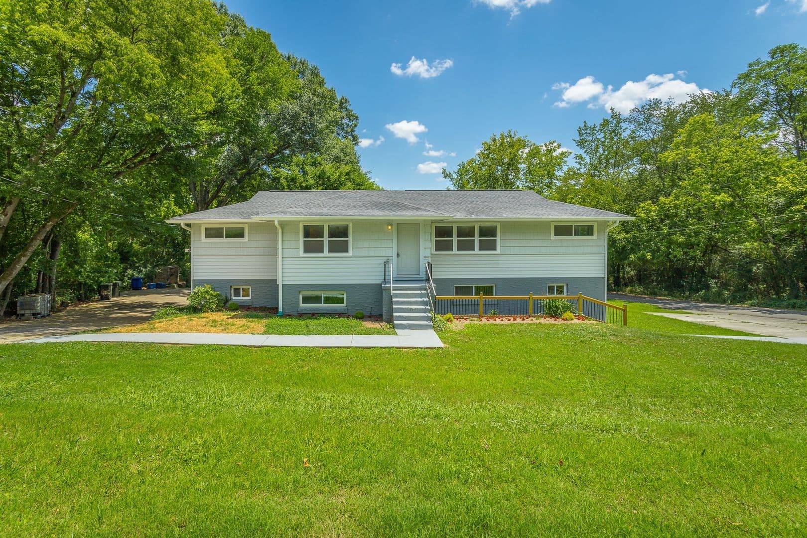 Chattanooga Apartment: 3204 Harrison Pike