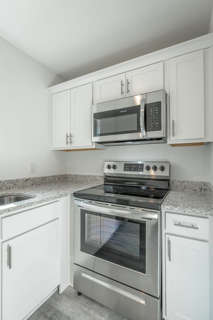 Chattanooga Apartment: 73 Shallowford Rd