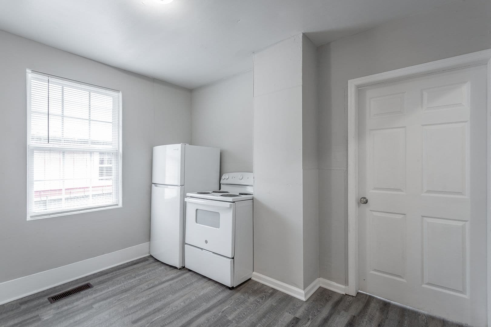 Chattanooga House: 1709 S Lyerly St - S Lyerly