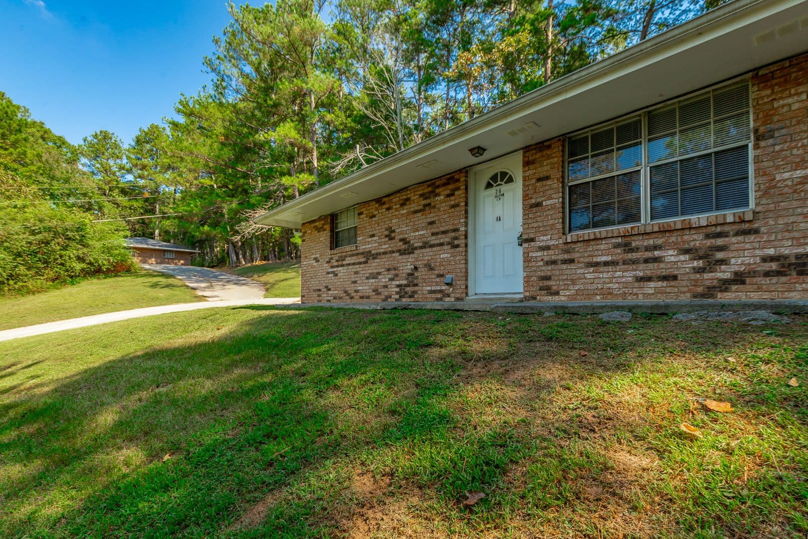 Ringgold Apartment: 75-77 Dolphin Lane