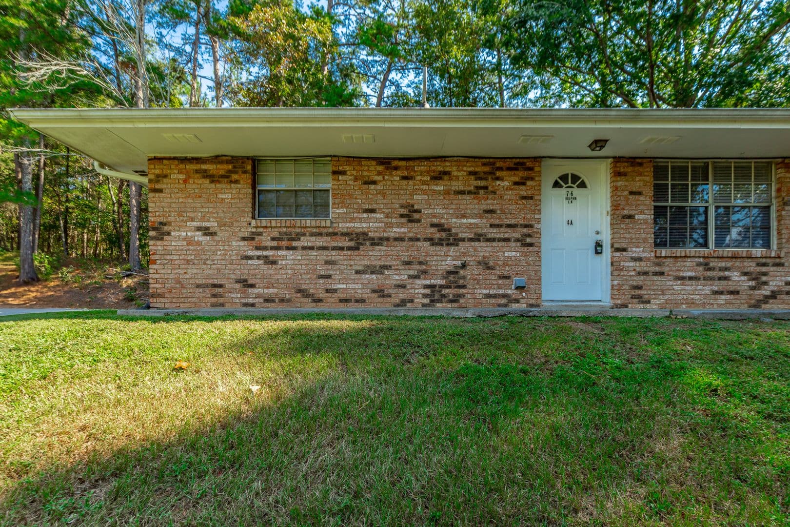 Ringgold Apartment: 75-77 Dolphin Lane
