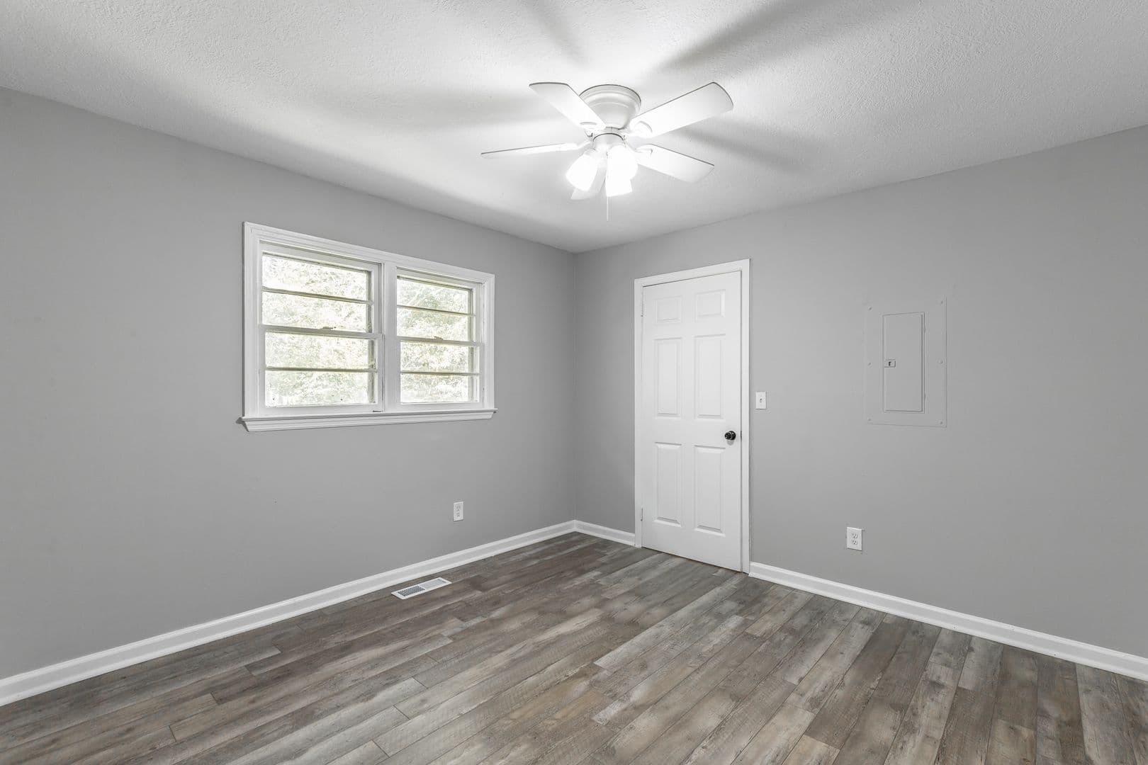 Soddy Daisy Apartment: 11215 Dayton Pike