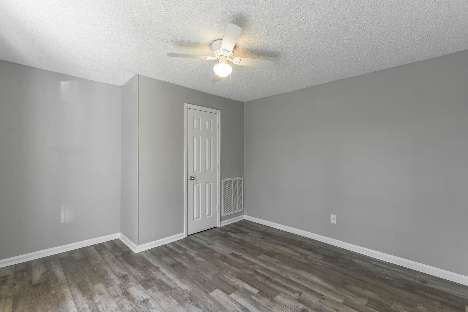 Soddy Daisy Apartment: 11215 Dayton Pike