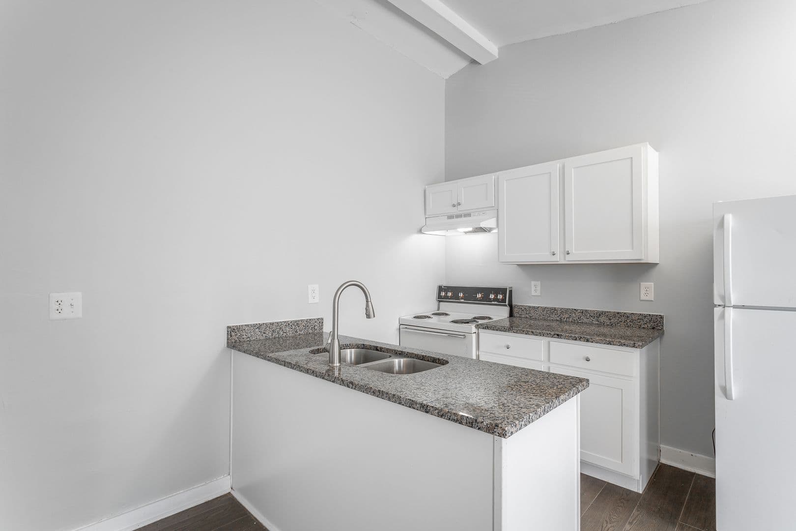 Ringgold Apartment: 101 Creeks Bend Dr