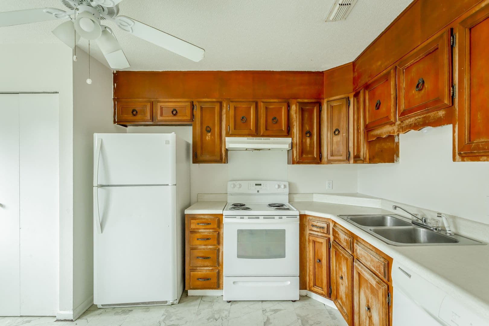 Hixson Apartment: 5770-5772 Taggart Drive