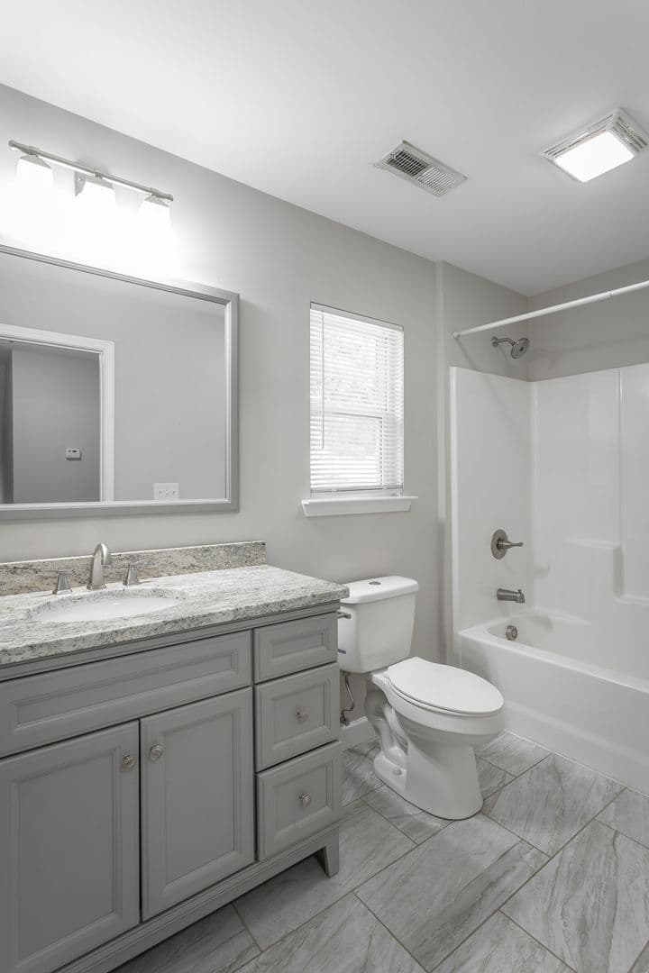 Chattanooga House: 300 W Ridgewood Ave