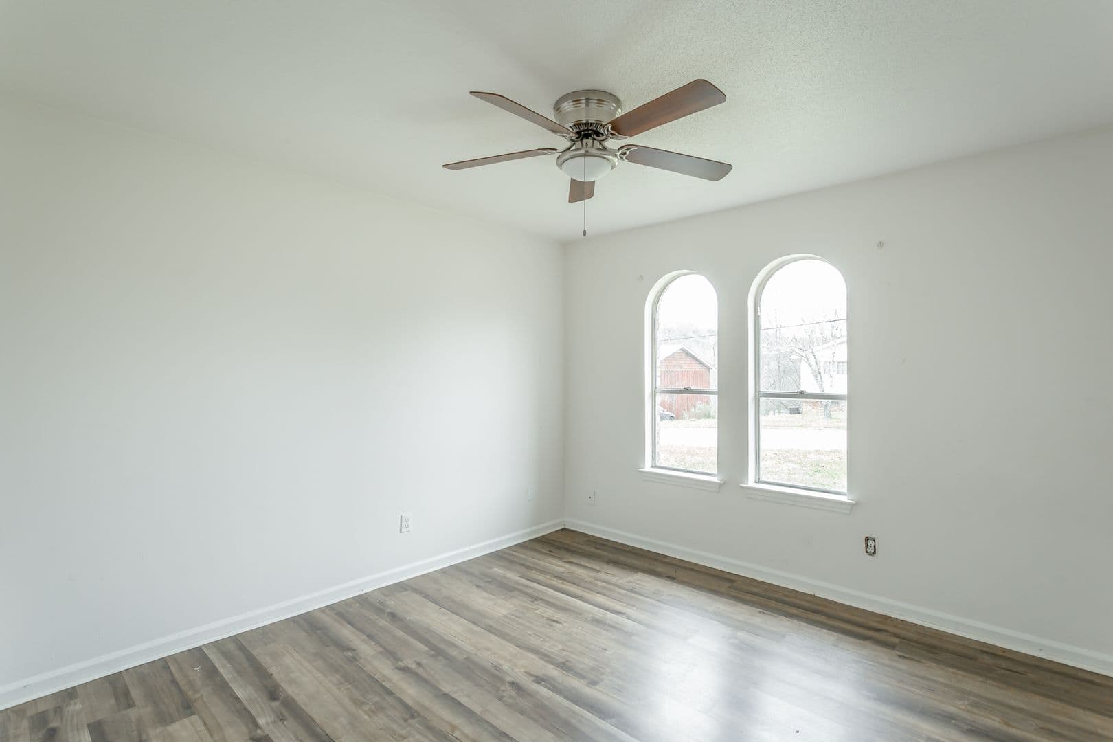 Hixson Apartment: 5770-5772 Taggart Drive