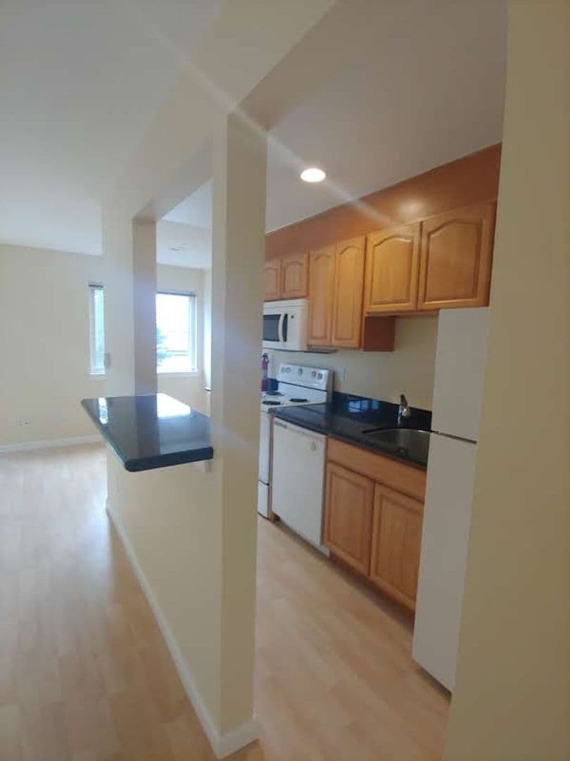 Mercer Island Apartment: 2717 76th Avenue SE