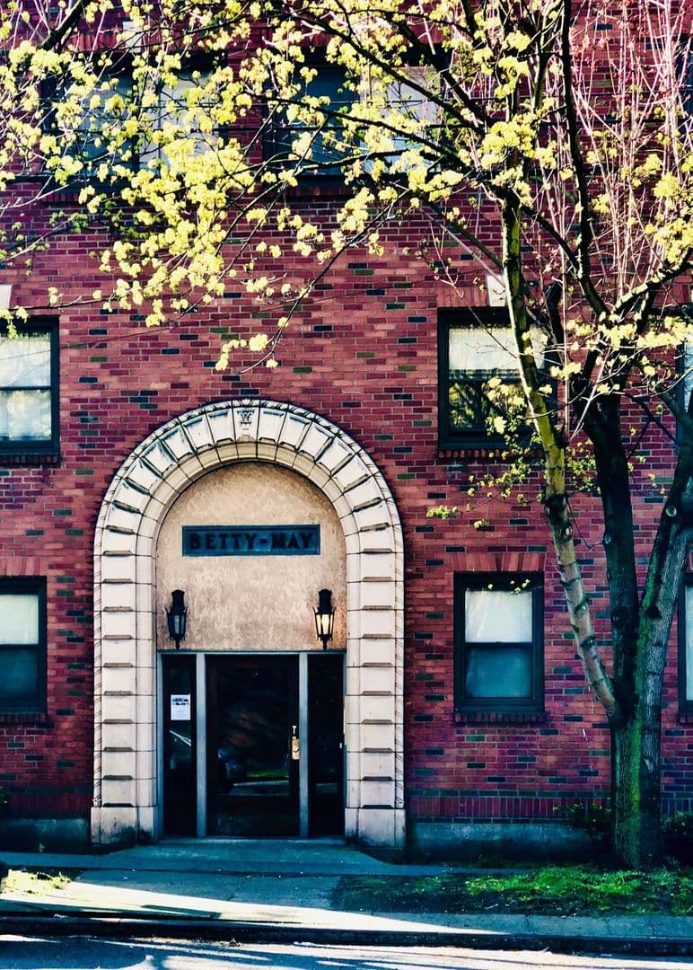 Seattle Apartment: 221 West Mercer Street