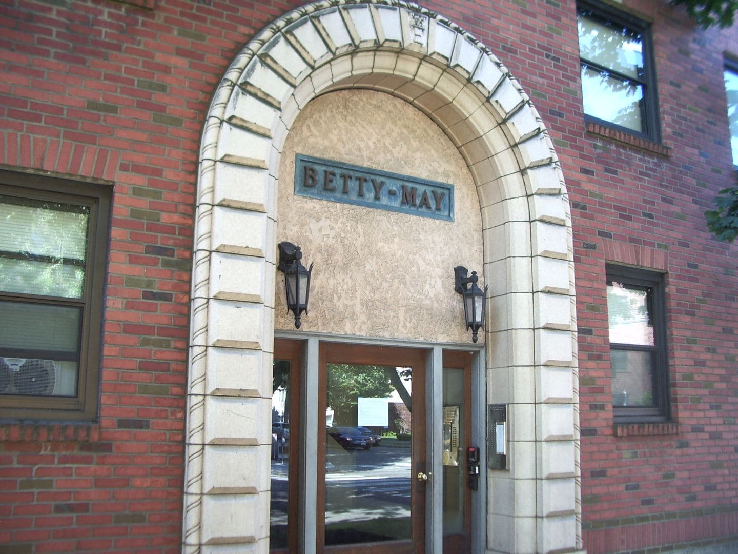 Seattle Apartment: 221 West Mercer Street