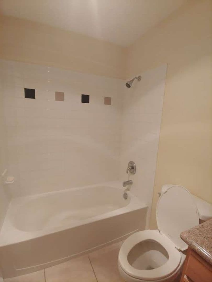 Mercer Island Apartment: 2717 76th Avenue SE