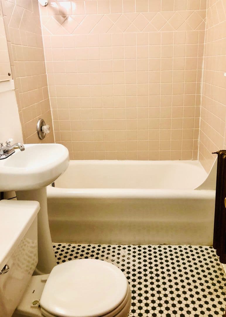 Seattle Apartment: 221 West Mercer Street