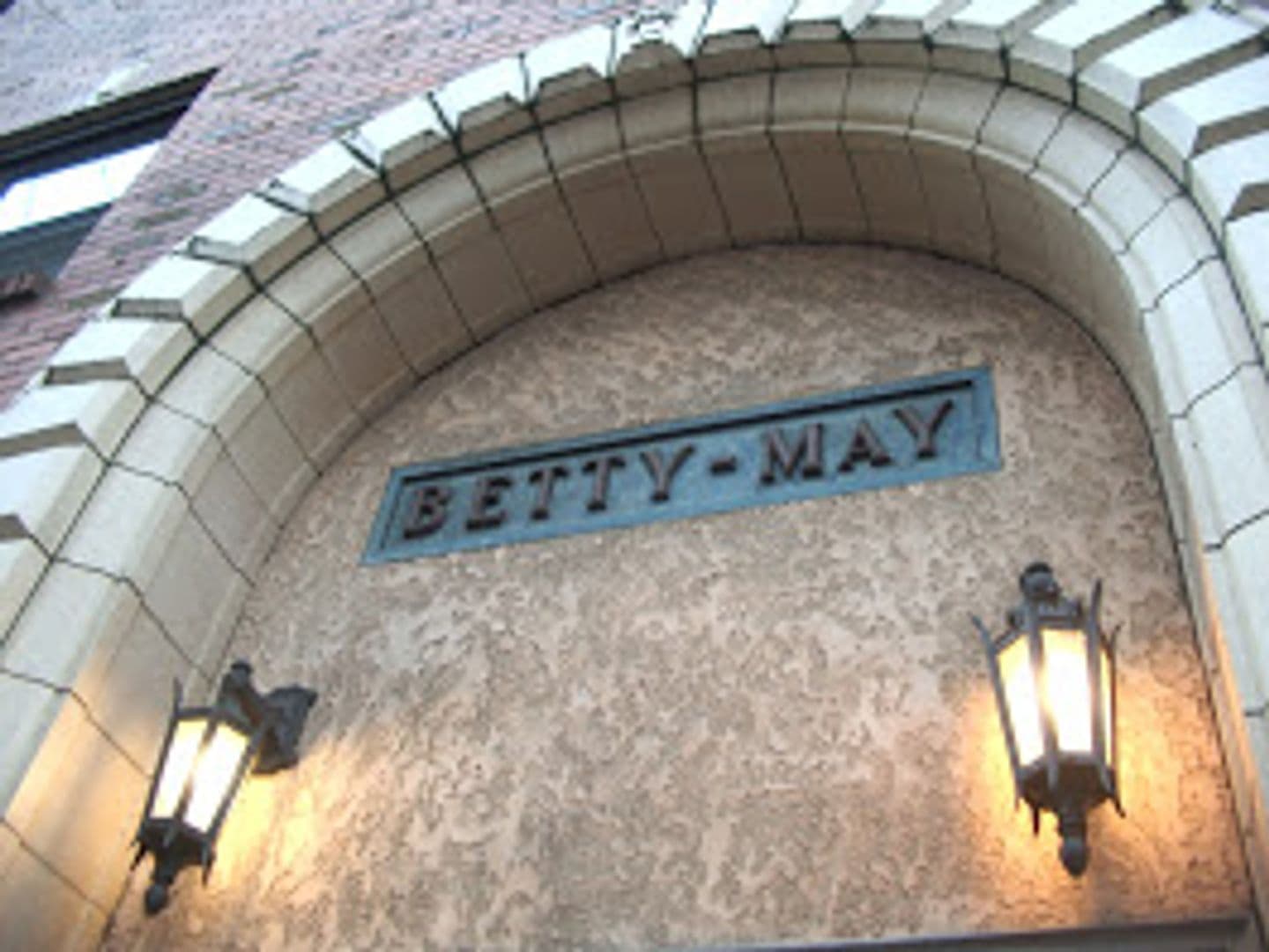 Seattle Apartment: 221 West Mercer Street