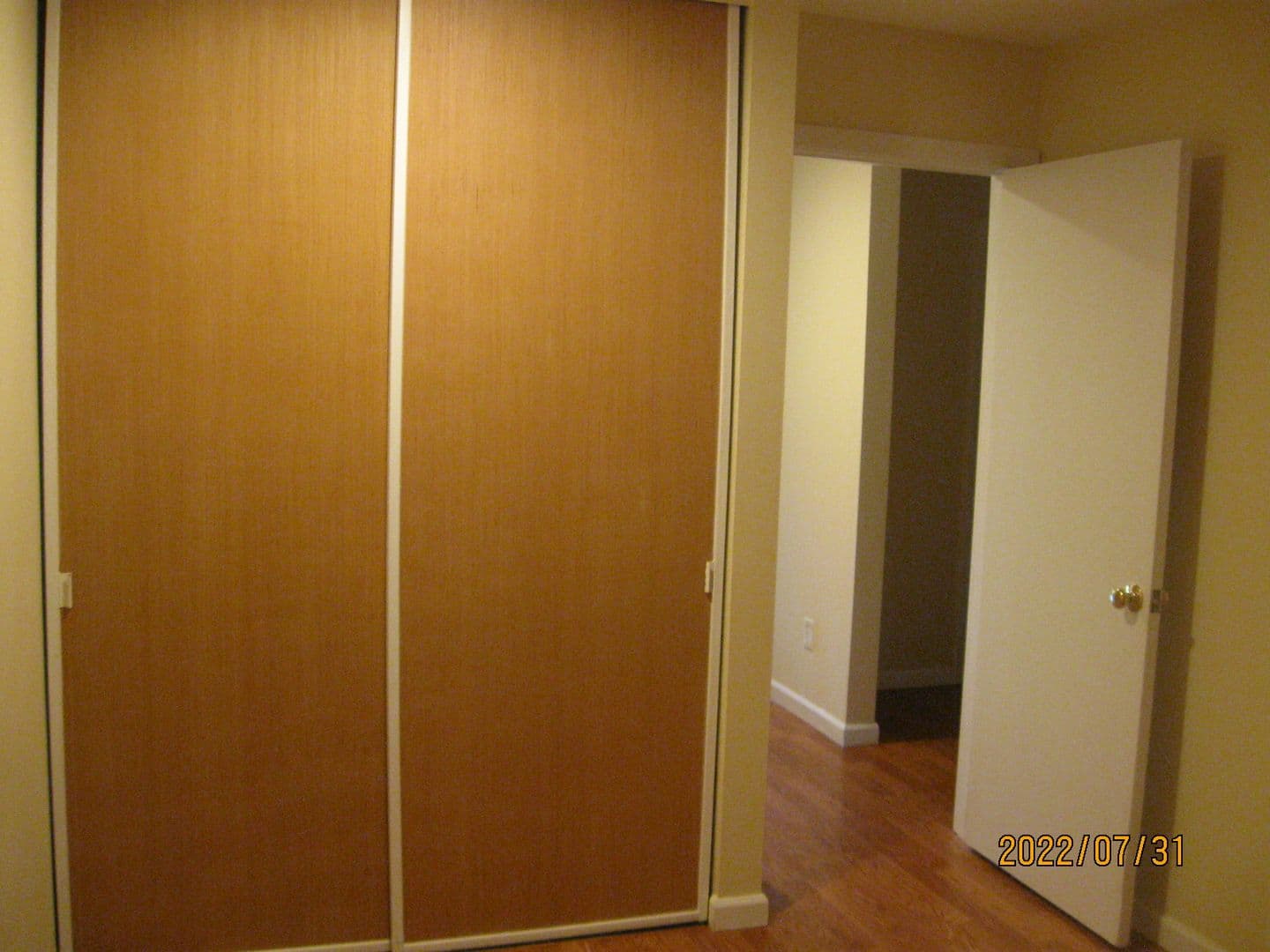 Bellevue Apartment: 417 Bellevue Way SE