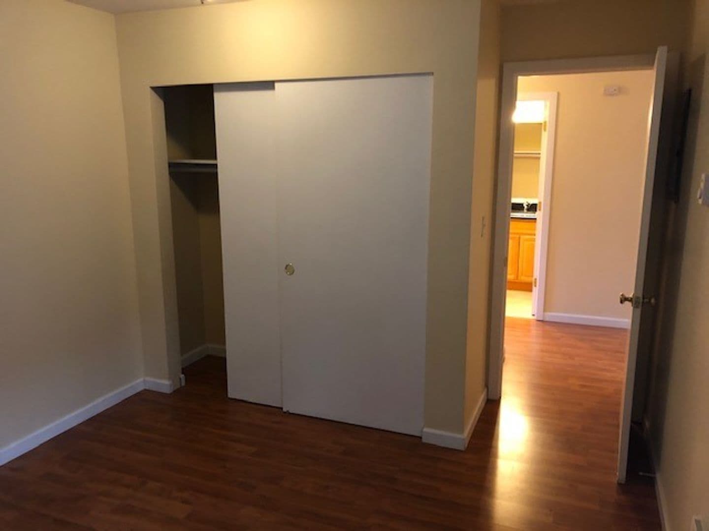 Bellevue Apartment: 417 Bellevue Way SE