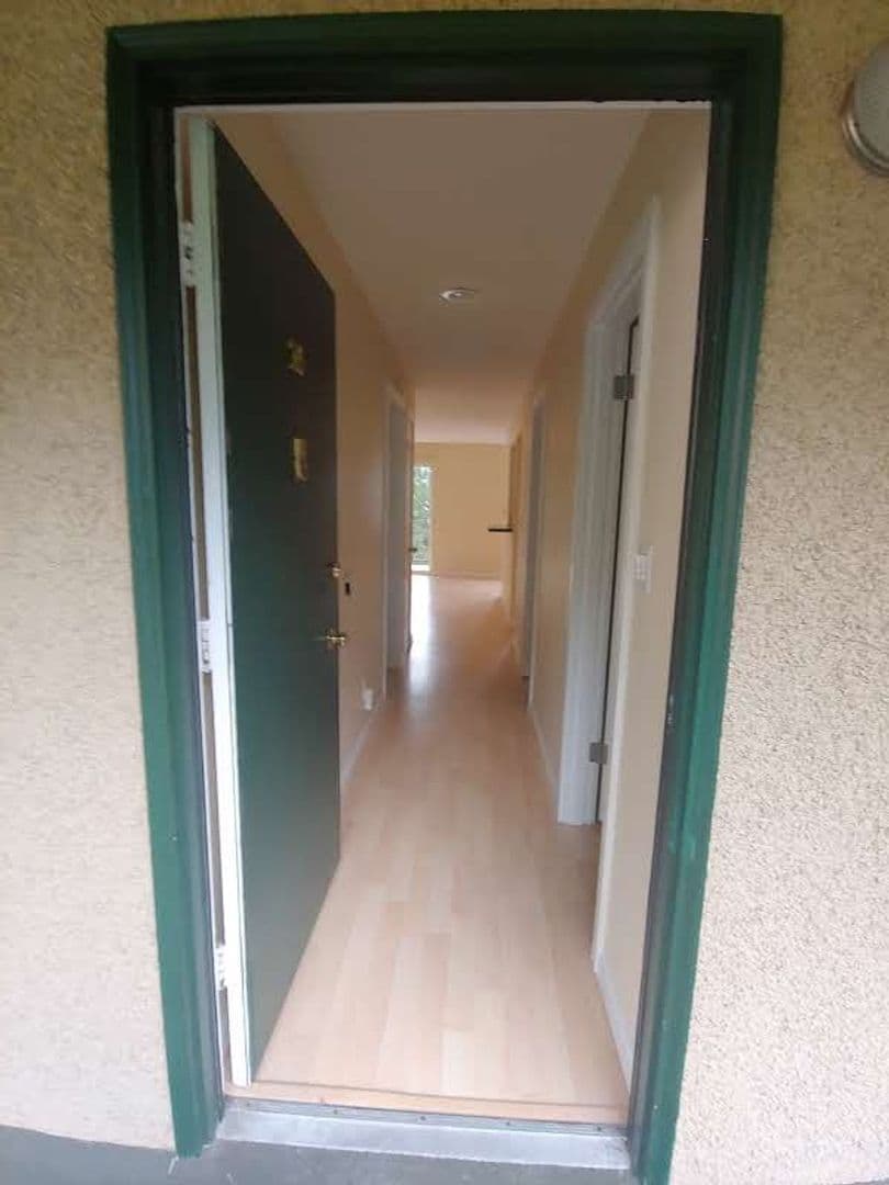 Mercer Island Apartment: 2717 76th Avenue SE