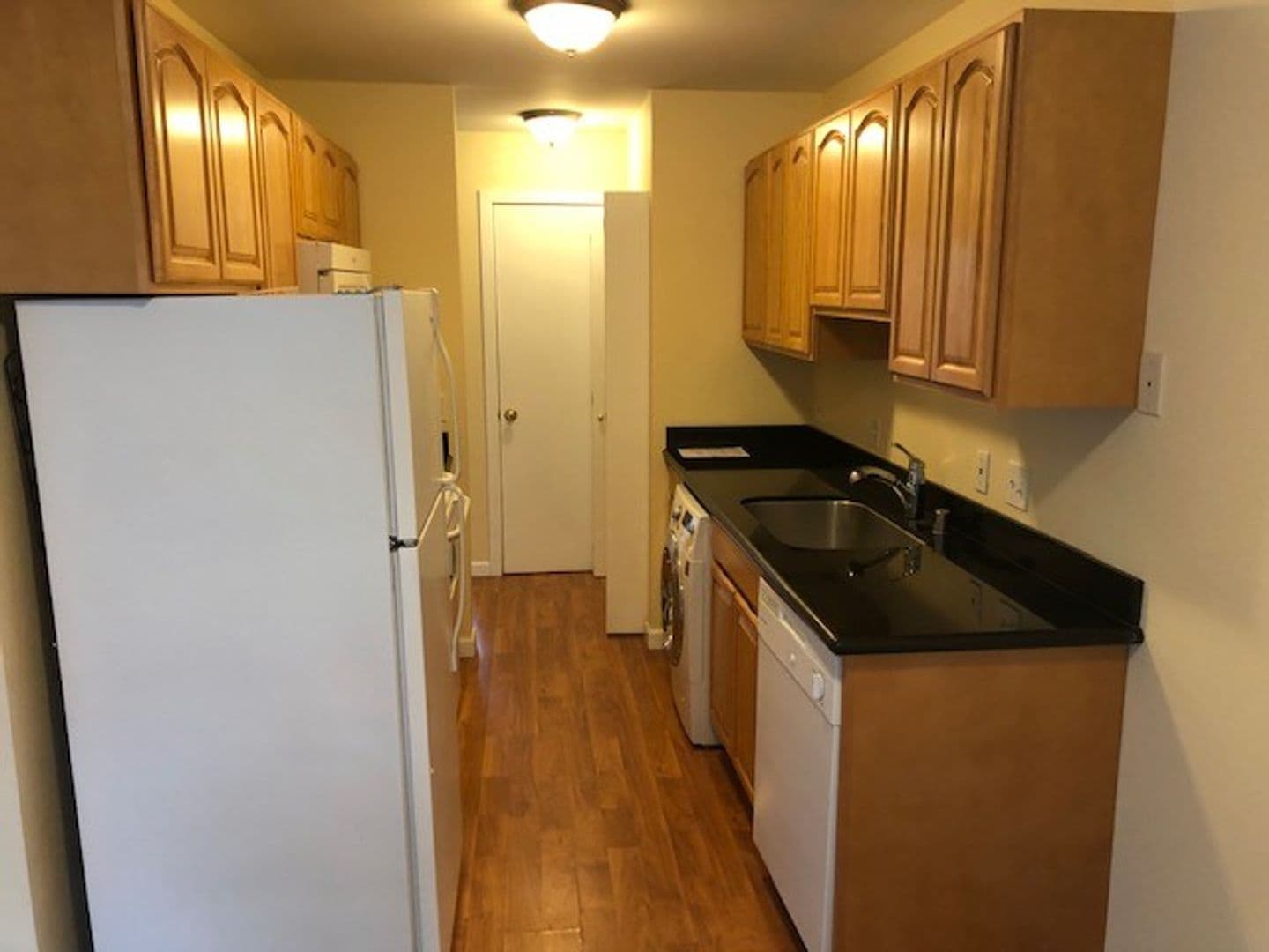 Bellevue Apartment: 417 Bellevue Way SE