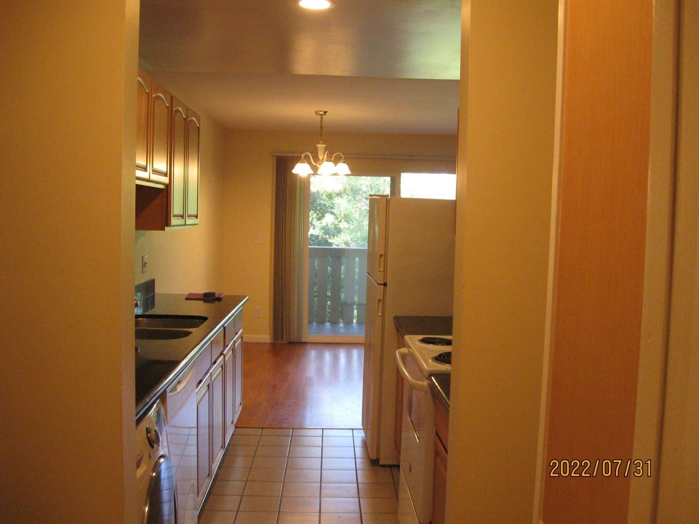 Bellevue Apartment: 417 Bellevue Way SE
