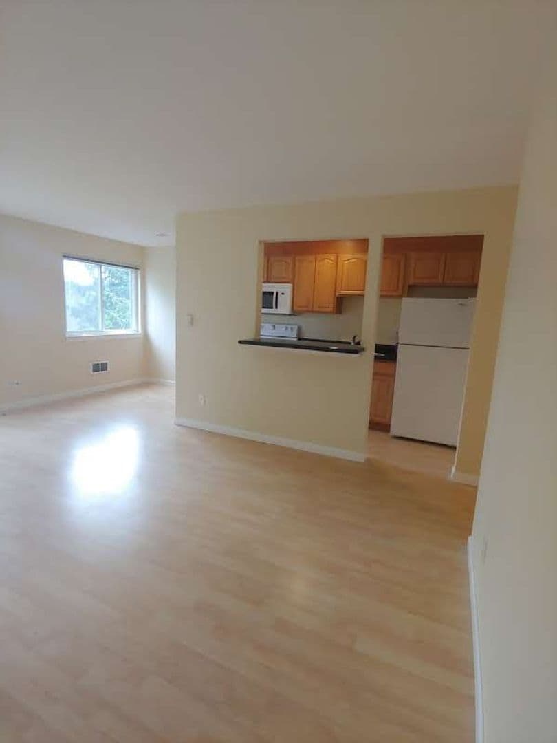 Mercer Island Apartment: 2717 76th Avenue SE