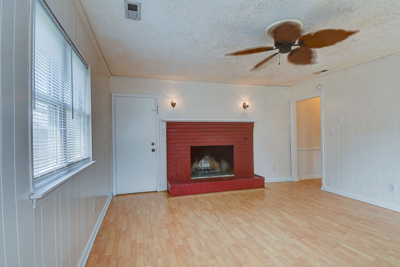 Virginia Beach House: 321 Palmyra Drive E